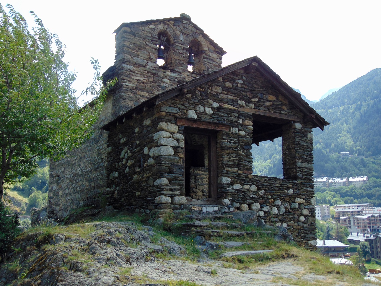 Iglesia de Sant Romà, Les Bons en Encamp