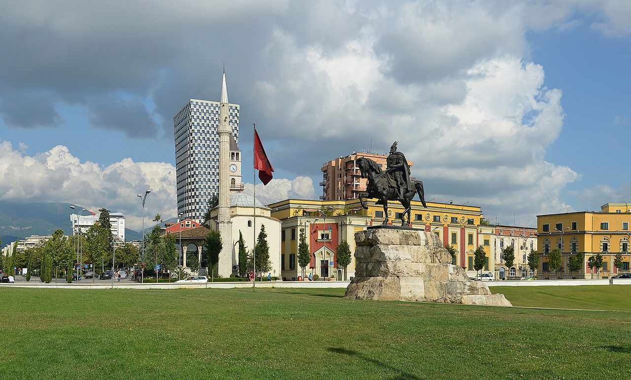 Plaza Skanderbeg en Tirana